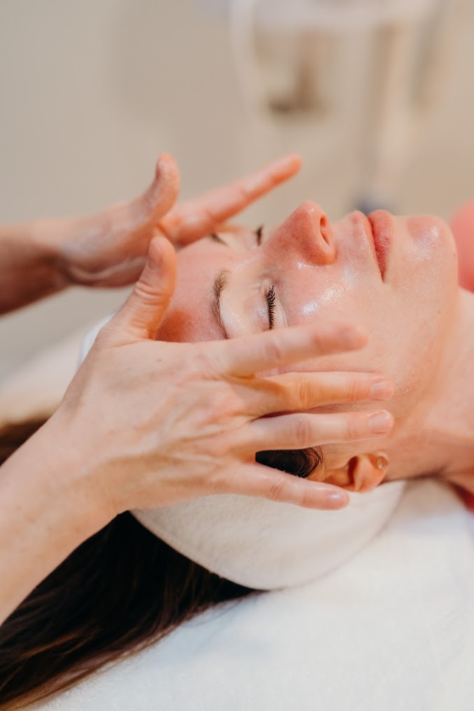 Naomi Blair performing a treatment